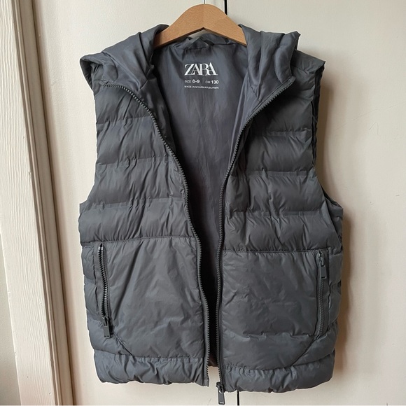 Zara boys HEAT-SEALED PUFFER VEST
8-9 YEARS (51,18 INCHES) - Picture 7 of 8